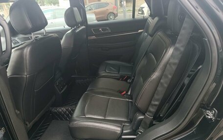 Ford Explorer VI, 2016 год, 1 990 000 рублей, 15 фотография
