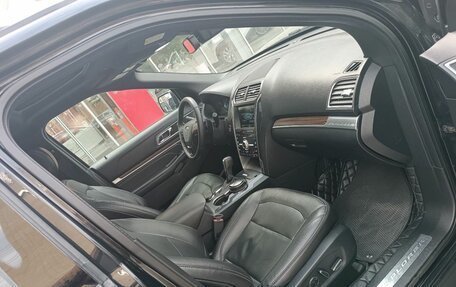 Ford Explorer VI, 2016 год, 1 990 000 рублей, 18 фотография
