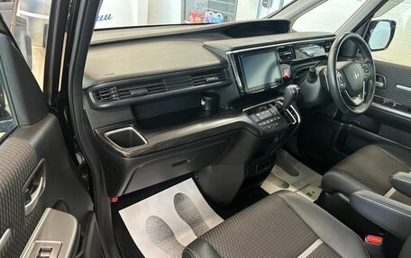 Honda Stepwgn IV, 2015 год, 2 249 000 рублей, 12 фотография