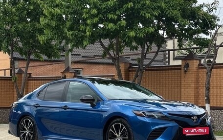 Toyota Camry, 2018 год, 2 750 000 рублей, 2 фотография