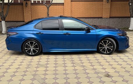 Toyota Camry, 2018 год, 2 750 000 рублей, 7 фотография