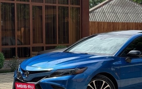 Toyota Camry, 2018 год, 2 750 000 рублей, 9 фотография