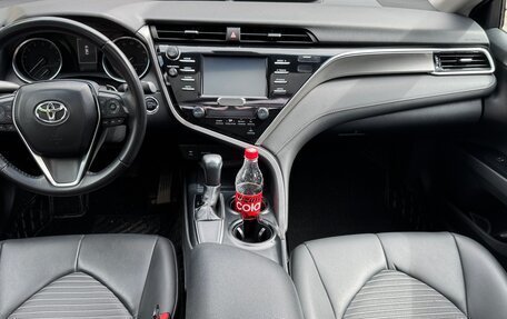 Toyota Camry, 2018 год, 2 750 000 рублей, 24 фотография