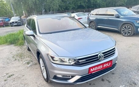 Volkswagen Passat B8 рестайлинг, 2018 год, 3 250 000 рублей, 14 фотография