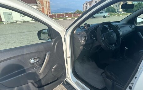 Renault Logan II, 2016 год, 550 000 рублей, 20 фотография