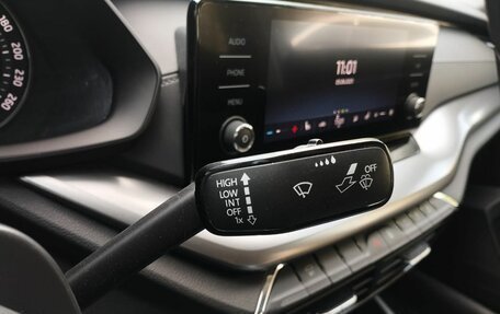Skoda Octavia IV, 2021 год, 2 215 000 рублей, 21 фотография