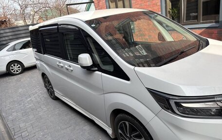 Honda Stepwgn IV, 2021 год, 2 380 000 рублей, 4 фотография