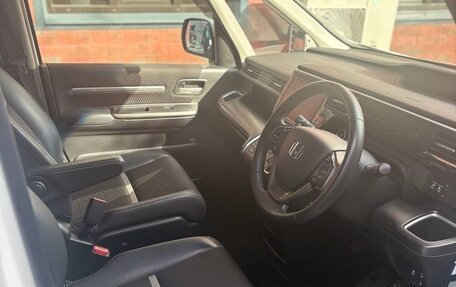 Honda Stepwgn IV, 2021 год, 2 380 000 рублей, 18 фотография
