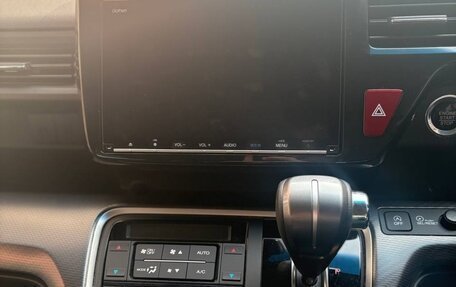 Honda Stepwgn IV, 2021 год, 2 380 000 рублей, 16 фотография