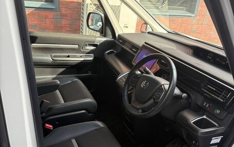 Honda Stepwgn IV, 2021 год, 2 380 000 рублей, 17 фотография
