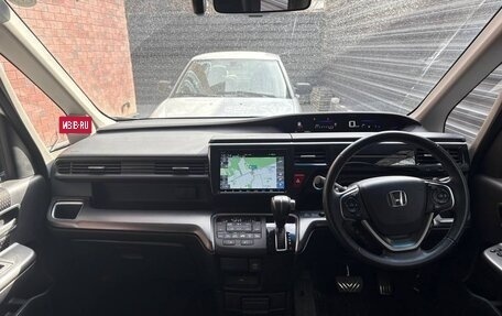 Honda Stepwgn IV, 2021 год, 2 380 000 рублей, 14 фотография