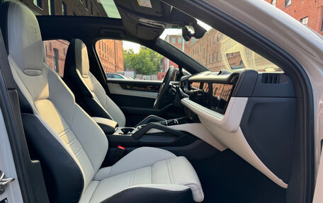 Porsche Cayenne III, 2024 год, 23 990 000 рублей, 13 фотография