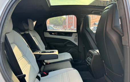 Porsche Cayenne III, 2024 год, 23 990 000 рублей, 16 фотография