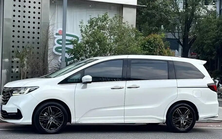 Honda Odyssey IV, 2022 год, 3 200 000 рублей, 5 фотография