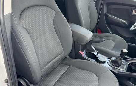 Hyundai ix35 I рестайлинг, 2013 год, 1 047 000 рублей, 14 фотография