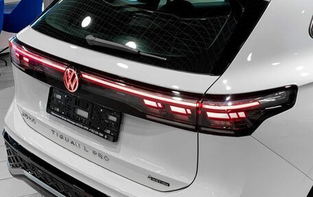 Volkswagen Tiguan, 2024 год, 4 797 000 рублей, 9 фотография