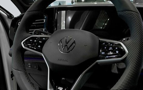 Volkswagen Tiguan, 2024 год, 4 797 000 рублей, 18 фотография