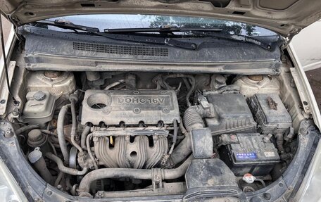 KIA Carens III (RP), 2010 год, 550 000 рублей, 24 фотография