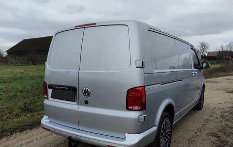 Volkswagen Transporter T6 рестайлинг, 2022 год, 3 000 000 рублей, 3 фотография