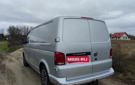 Volkswagen Transporter T6 рестайлинг, 2022 год, 3 000 000 рублей, 4 фотография