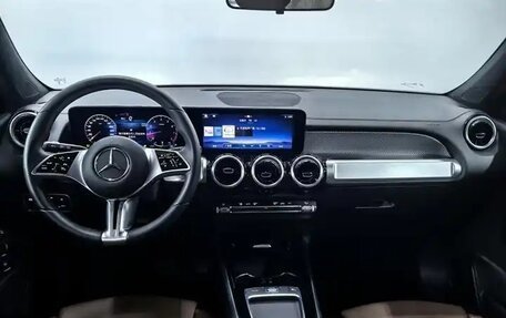 Mercedes-Benz GLB, 2023 год, 3 350 000 рублей, 15 фотография