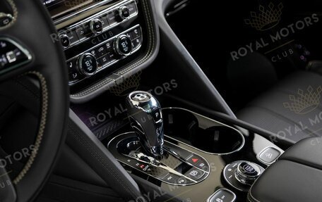 Bentley Bentayga I, 2022 год, 25 500 000 рублей, 10 фотография