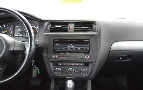 Volkswagen Jetta VI, 2012 год, 1 020 000 рублей, 13 фотография