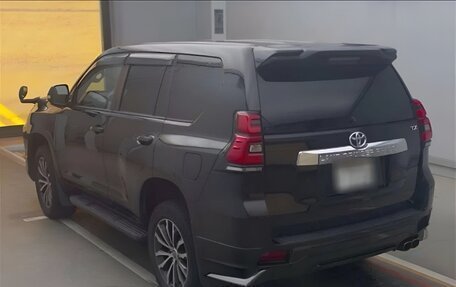 Toyota Land Cruiser Prado 150 рестайлинг 2, 2021 год, 3 520 000 рублей, 4 фотография