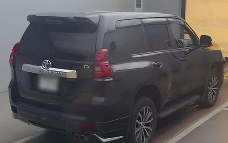 Toyota Land Cruiser Prado 150 рестайлинг 2, 2021 год, 3 520 000 рублей, 3 фотография