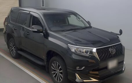 Toyota Land Cruiser Prado 150 рестайлинг 2, 2021 год, 3 520 000 рублей, 2 фотография