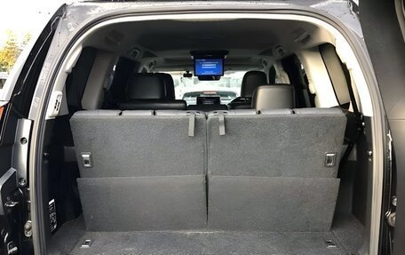 Toyota Land Cruiser Prado 150 рестайлинг 2, 2021 год, 3 520 000 рублей, 6 фотография