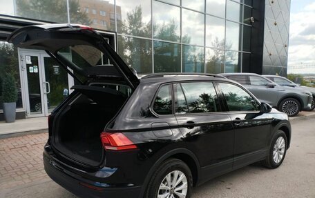 Volkswagen Tiguan II, 2020 год, 2 469 000 рублей, 9 фотография