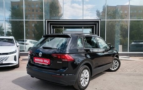 Volkswagen Tiguan II, 2020 год, 2 469 000 рублей, 6 фотография