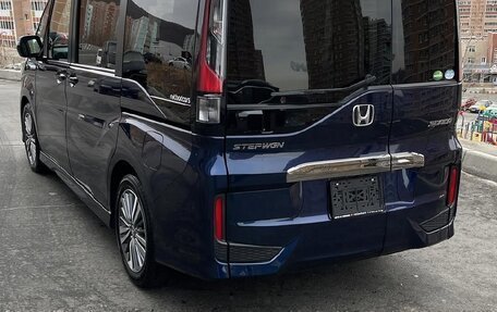 Honda Stepwgn IV, 2018 год, 1 880 000 рублей, 6 фотография