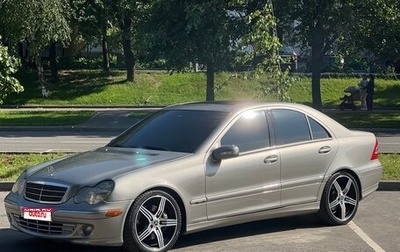 Mercedes-Benz C-Класс, 2003 год, 575 000 рублей, 1 фотография