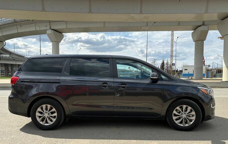 KIA Sedona III, 2019 год, 3 000 000 рублей, 4 фотография