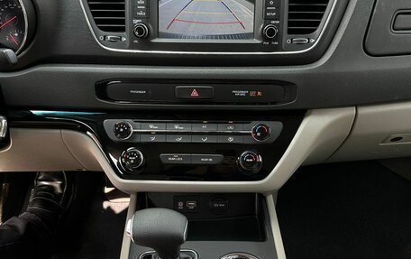 KIA Sedona III, 2019 год, 3 000 000 рублей, 20 фотография