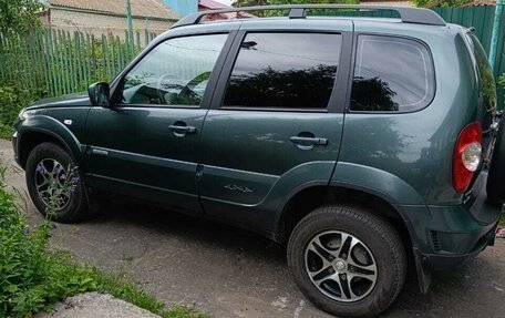 Chevrolet Niva I рестайлинг, 2017 год, 920 000 рублей, 5 фотография