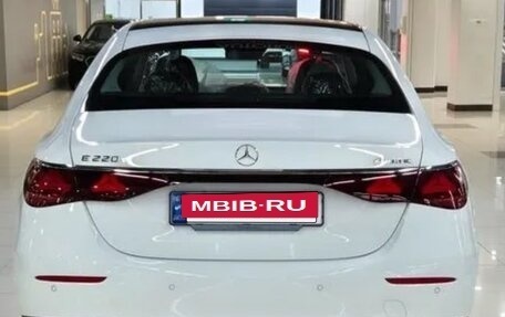 Mercedes-Benz E-Класс, 2024 год, 6 280 000 рублей, 4 фотография