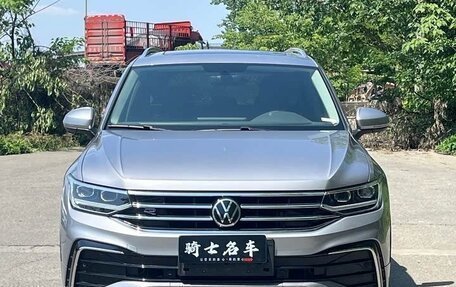 Volkswagen Tiguan II, 2022 год, 2 610 000 рублей, 3 фотография