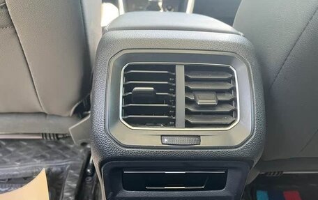 Volkswagen Tiguan II, 2022 год, 2 610 000 рублей, 13 фотография