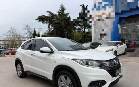 Honda Vezel, 2022 год, 1 600 000 рублей, 2 фотография