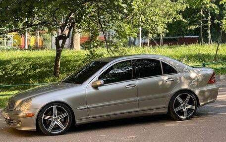 Mercedes-Benz C-Класс, 2003 год, 575 000 рублей, 3 фотография