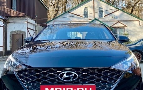 Hyundai Solaris II рестайлинг, 2022 год, 2 075 000 рублей, 4 фотография