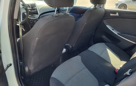 Hyundai Solaris II рестайлинг, 2011 год, 698 000 рублей, 10 фотография