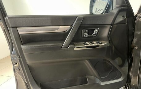 Mitsubishi Pajero IV, 2017 год, 2 590 000 рублей, 17 фотография