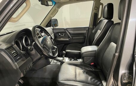 Mitsubishi Pajero IV, 2017 год, 2 590 000 рублей, 14 фотография