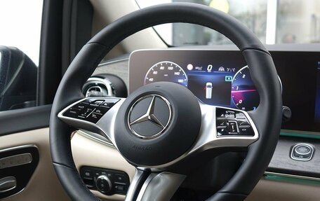Mercedes-Benz V-Класс, 2024 год, 15 900 000 рублей, 11 фотография