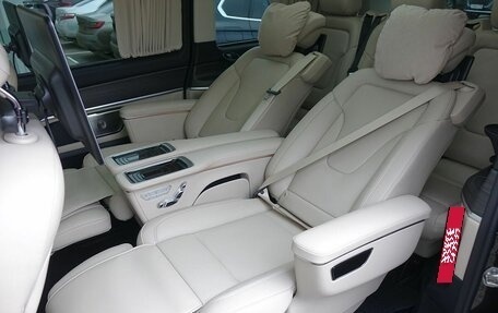Mercedes-Benz V-Класс, 2024 год, 15 900 000 рублей, 31 фотография