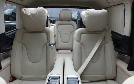 Mercedes-Benz V-Класс, 2024 год, 15 900 000 рублей, 35 фотография